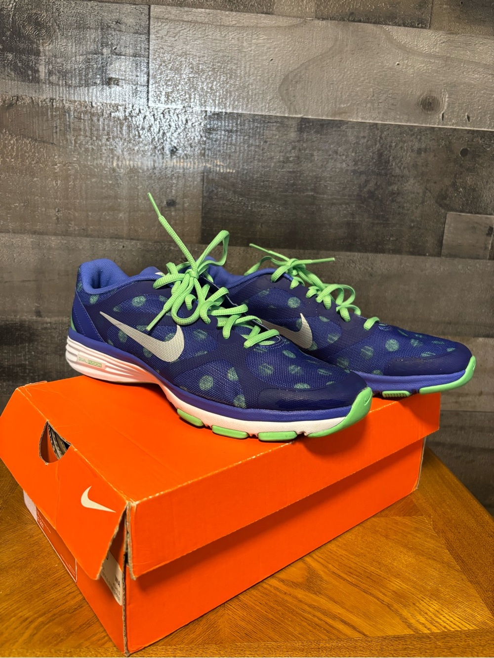 NIB Nike Dual Fusion TR Print Sz8.5 Blue Green Dots